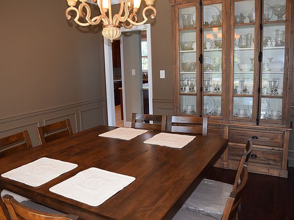 Lovely dining room