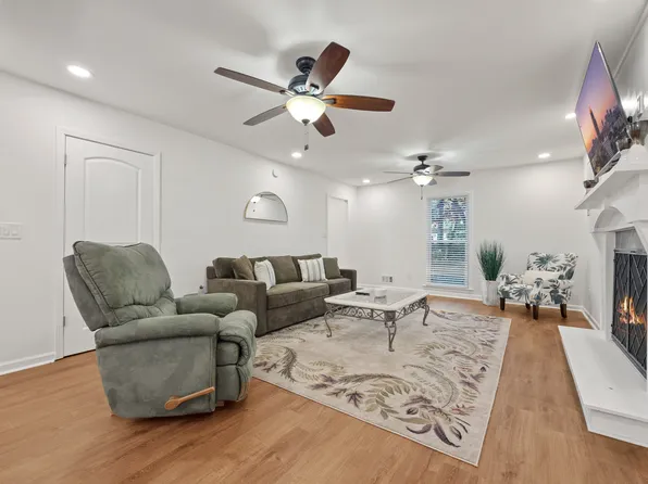 82 Vanessa Dr SE, Smyrna, GA 30082