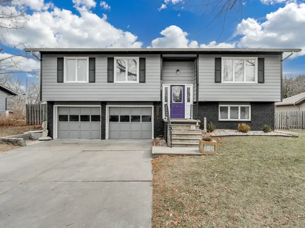 208 S Roupp St, Hesston, KS 67062