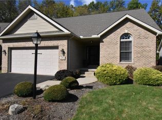 35 Timber Cir, Hubbard, OH 44425