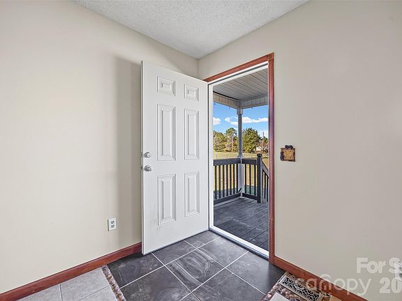 2nd image of 211 Daves Rd