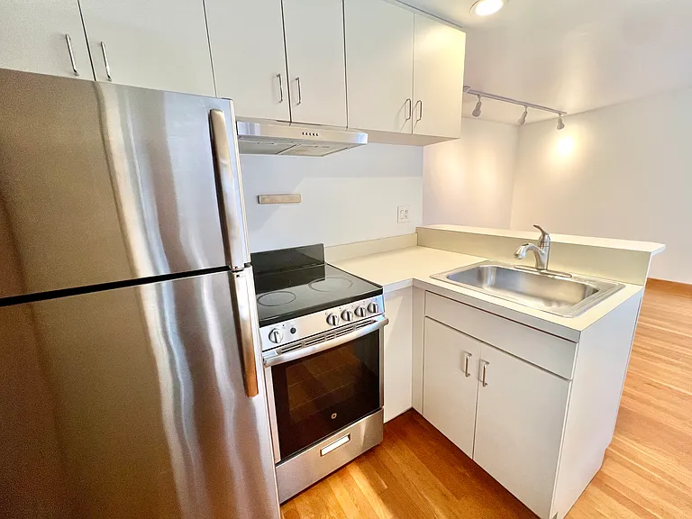 13 Thacher Ct #3 — Photo 6
