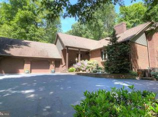 3675 Springetts Dr, York, PA 17406