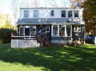 28 Sterling Pl, Manchester, CT 06042
