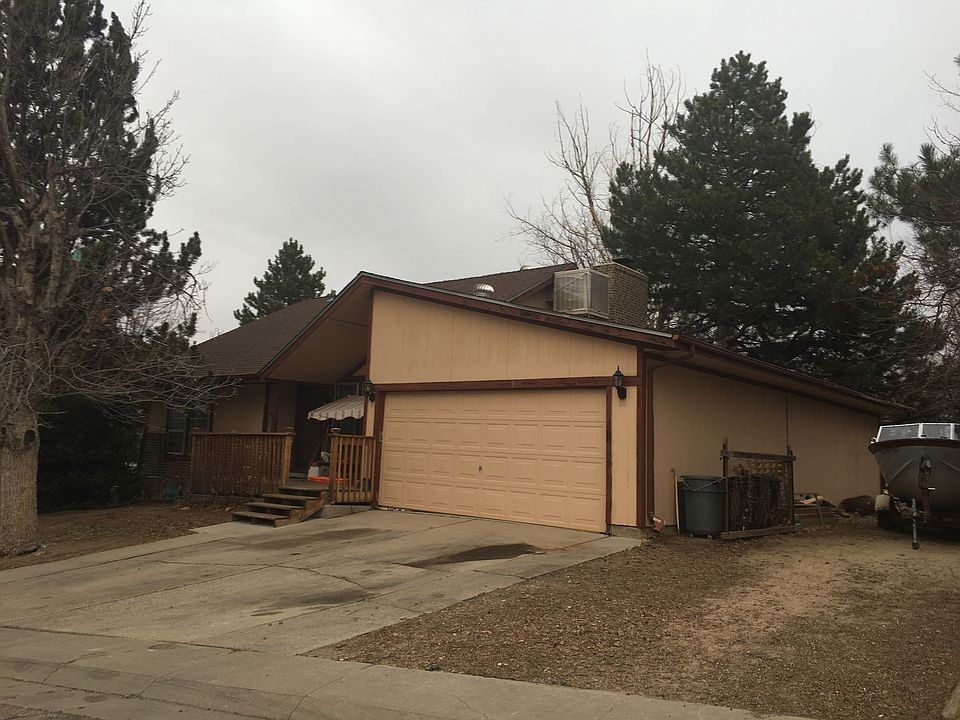 2nd image of 7704 Everett St