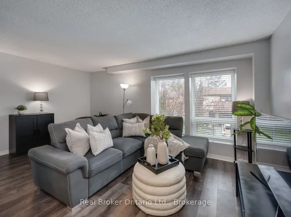 220 Ormond Dr #30, Oshawa, ON L1G 6T5