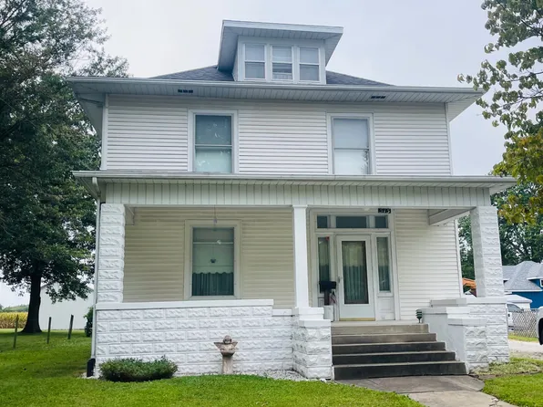 515 Piper Ln, Pittsfield, IL 62363