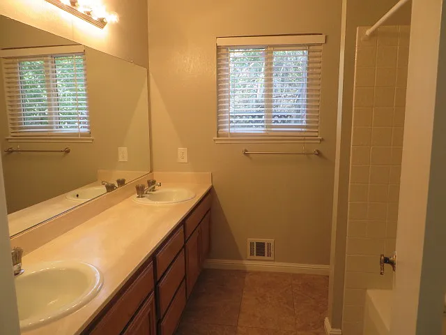 3424 Bermuda Ct — Photo 16