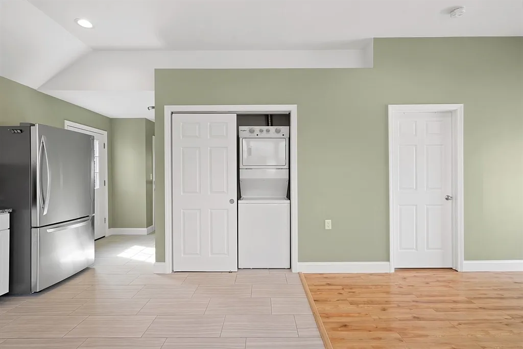 1 bed, 1.0 bath, 672 sqft, $2,500 — Photo 3