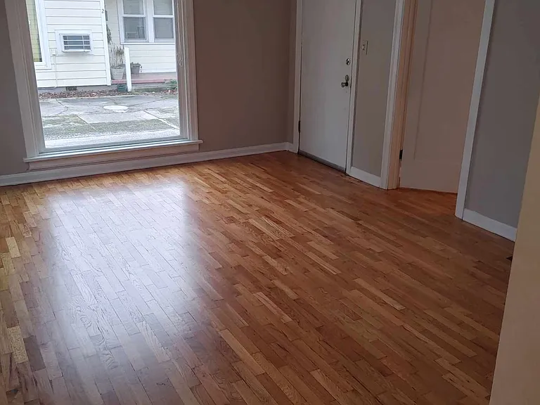 18 Hawthorne St #5 — Photo 3