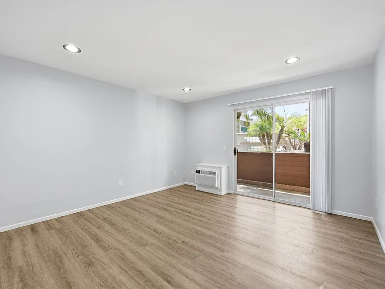 Benchmark Apartments — Photo 26