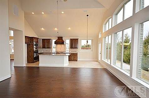 5th image of 2388 Dumas Dr