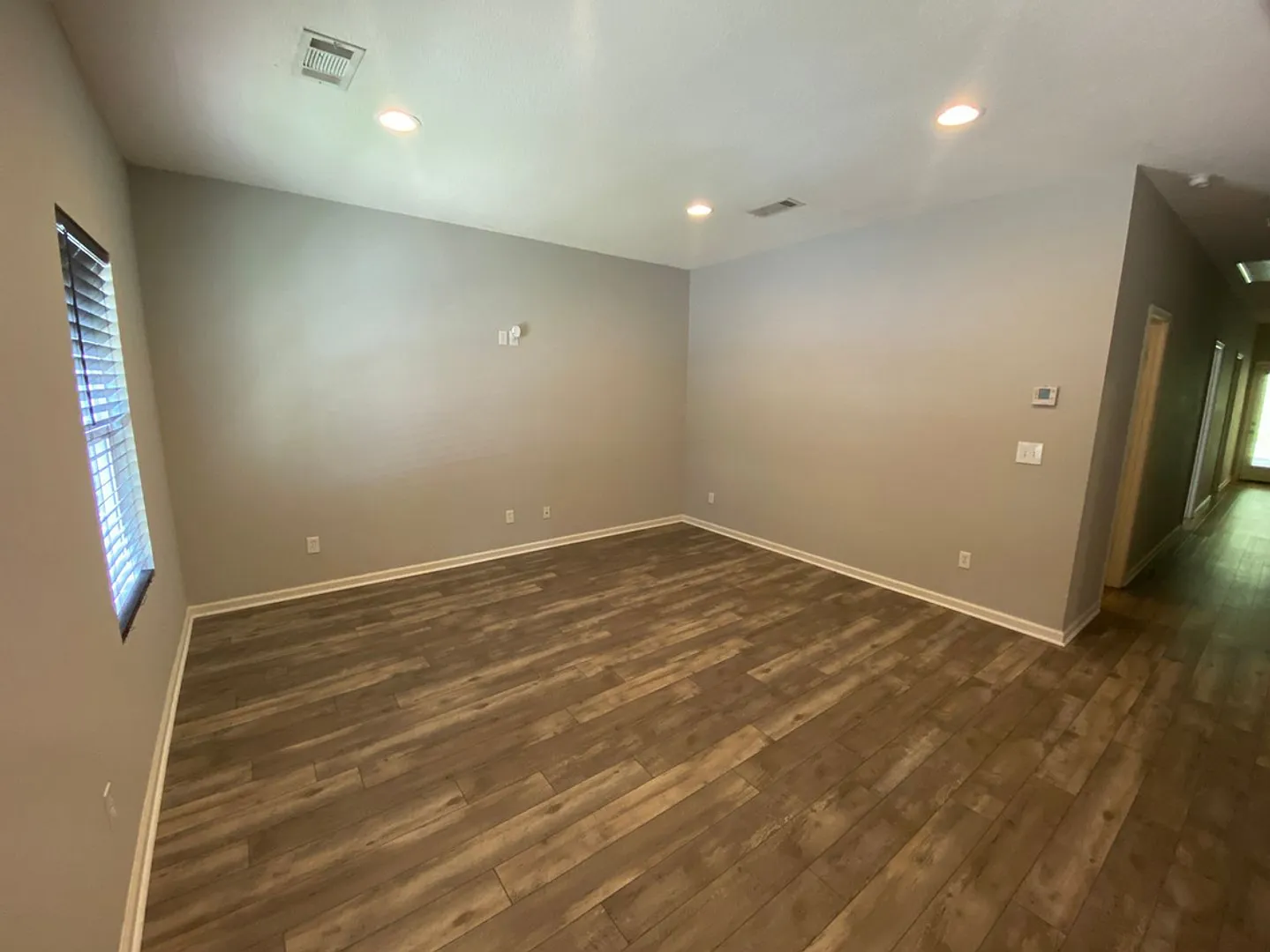 4 BD/4 BA — Photo 2