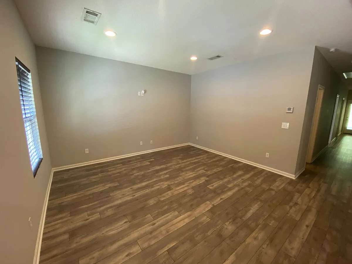 Building Photo - 406 Shady Park Cv
