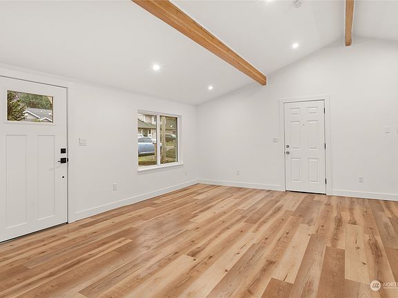 5th image of 722 Grant Street SW