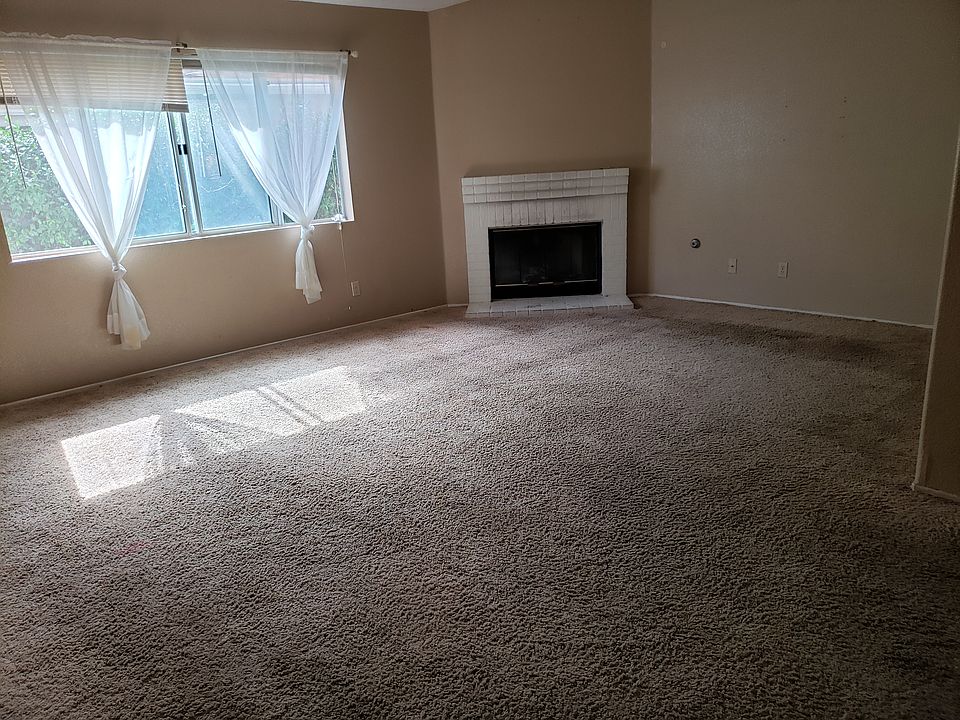 2nd image of 569 Avenida Aguila