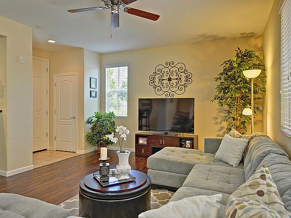 4th image of 303 Matisse Ln