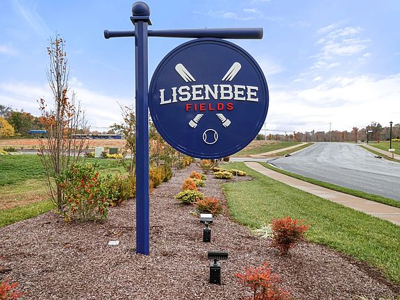 3rd image of 1147 Lisenbee Way