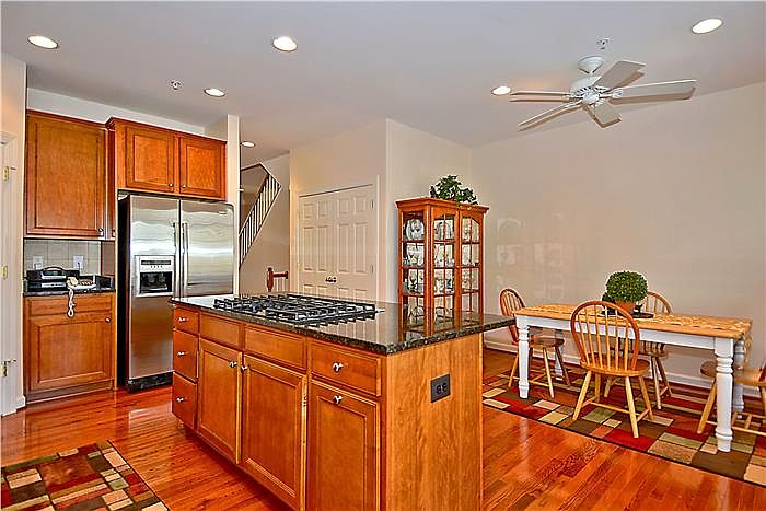 Eat-In Kitchen