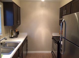 3040 60th Ave SW APT 1, Seattle, WA 98116