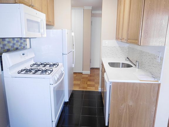 3rd image of 139-81 35th Ave #4S
