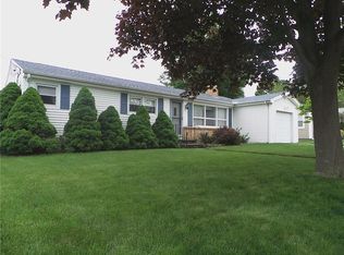 100 Gillooly Dr, Warwick, RI 02888