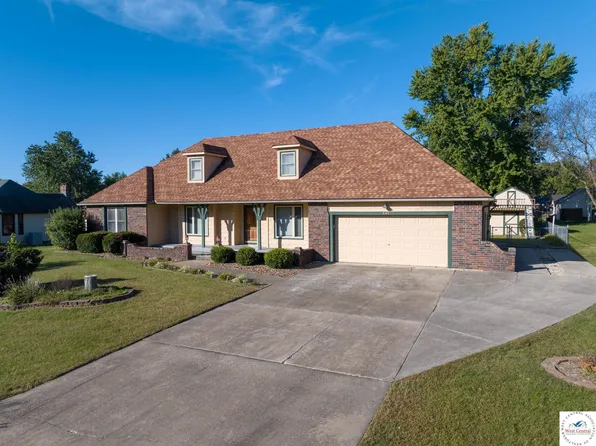 107 S Vansant Rd, Clinton, MO 64735