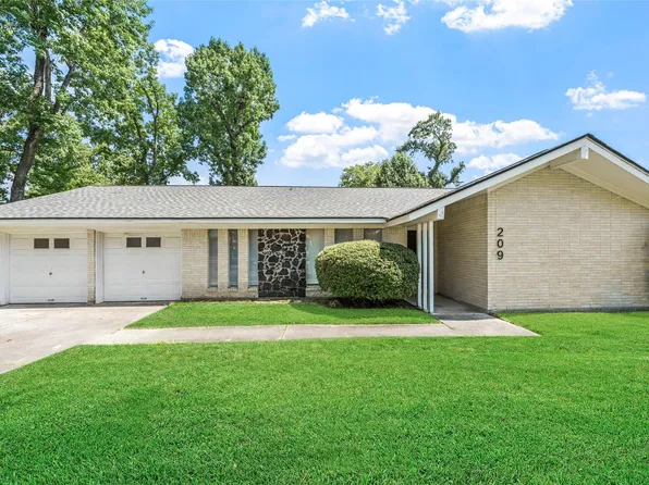 209 Pine Oak Dr, Highlands, TX 77562