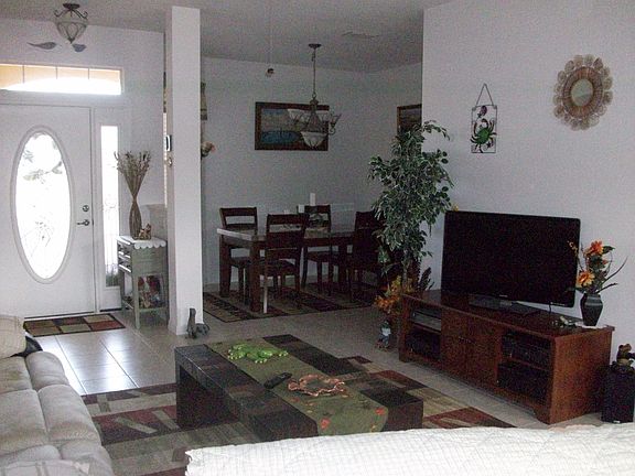 Open Floor to Formal Dining 