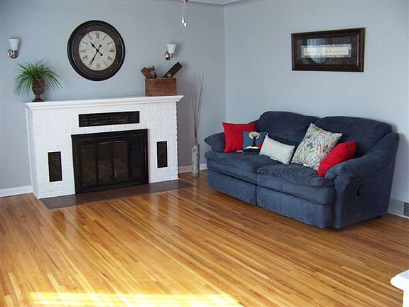 3rd image of 1008 Bellevue Ct