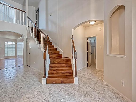 5th image of 1614 Crescent Oak Dr