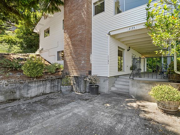 2nd image of 2135 Webb St #2135