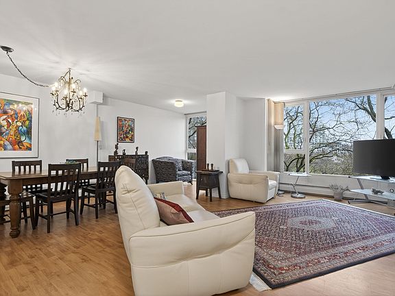 3rd image of 1388 Homer St #303