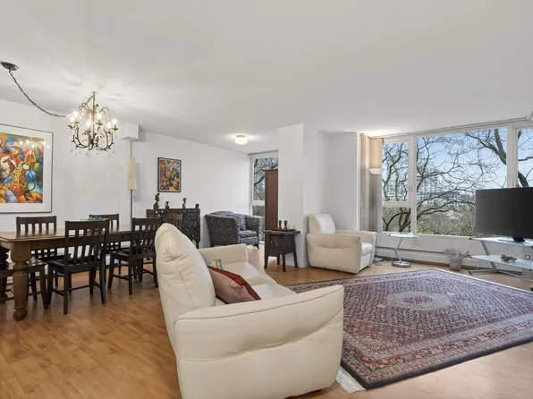 1388 Homer St #303, Vancouver, BC V6B 6A7