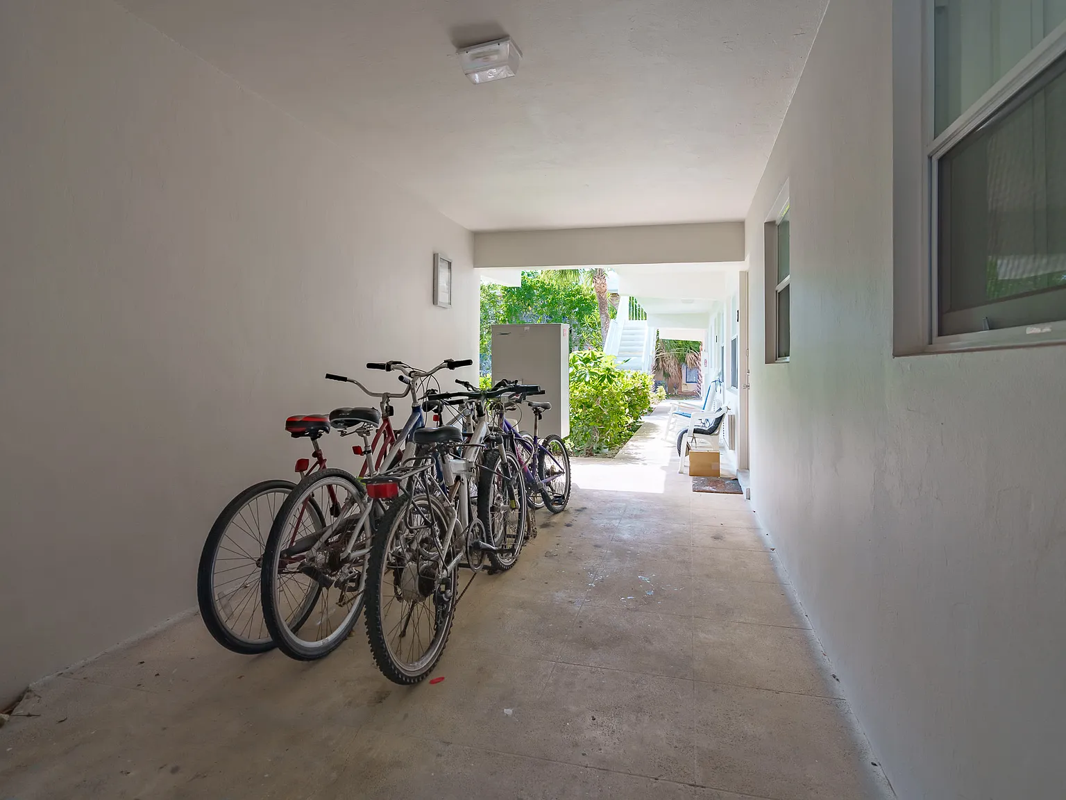 Kay Apartments — Photo 4