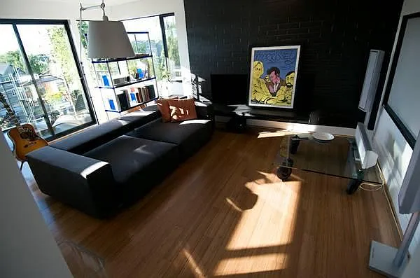 2404 Thorndyke Pl W #3 — Photo 2