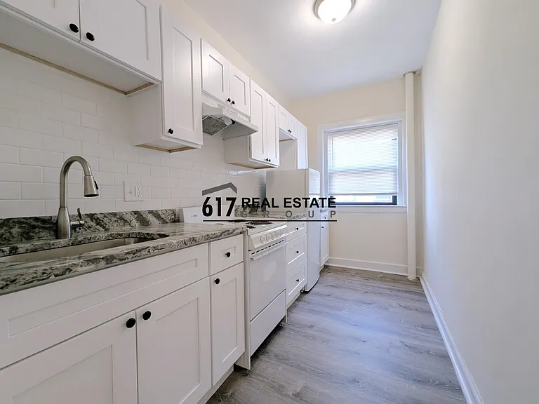 1315 Commonwealth Ave #301 — Photo 2