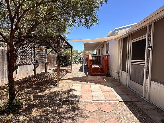 5th image of 3338 N Kelvin Blvd
