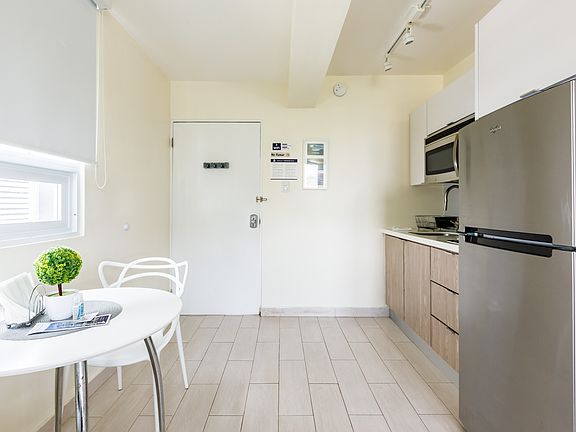 3rd image of 1408 Calle Aldea #4B
