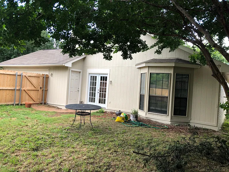 2529 Craig Ln — Photo 2