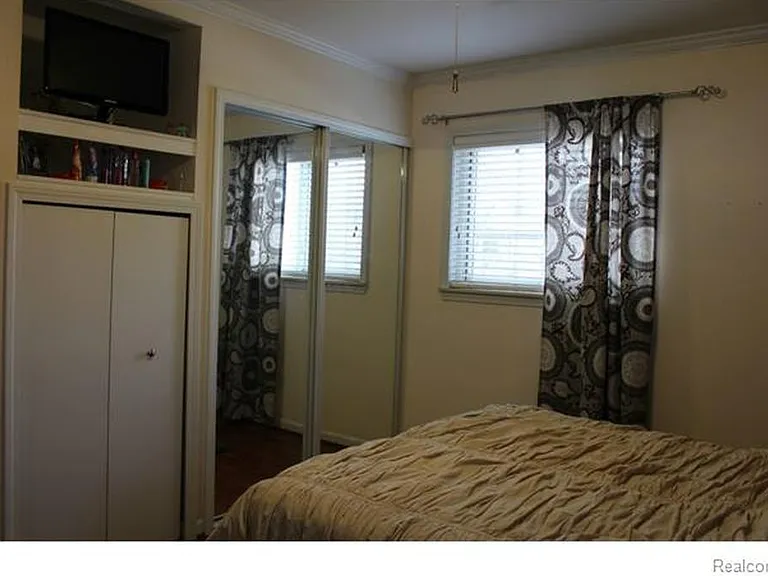 4645 Coolidge Hwy #14 — Photo 7