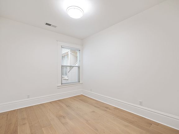 Bedroom (unfurnished)