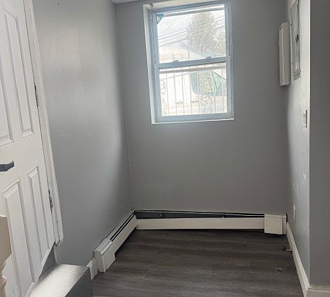 5th image of 4760 Carpenter Ave Floor 1