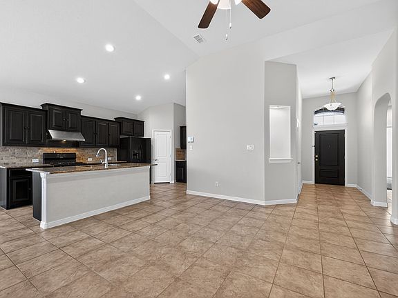 5th image of 520 Pendennis Dr