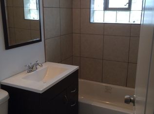 223 Linn Ct APT C, North Aurora, IL 60542