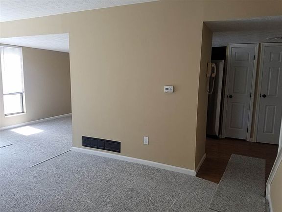 3rd image of 4235 Briarwood Dr APT 2