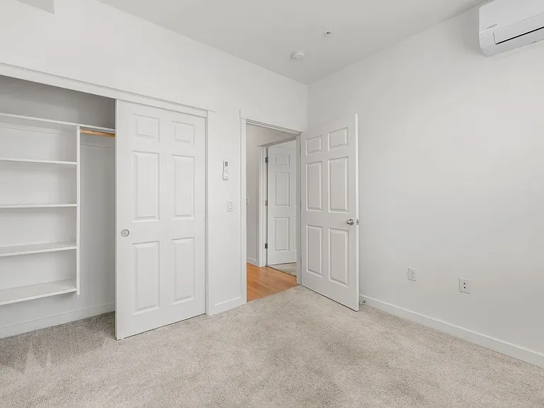 51st Street Apartments — Photo 13