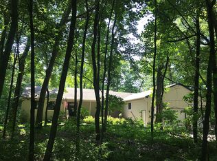 1921 Woodsman Dr, Ortonville, MI 48462