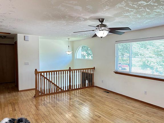 4th image of 2149 Shasta Ave
