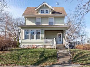 1811 10th St, Moline, IL 61265